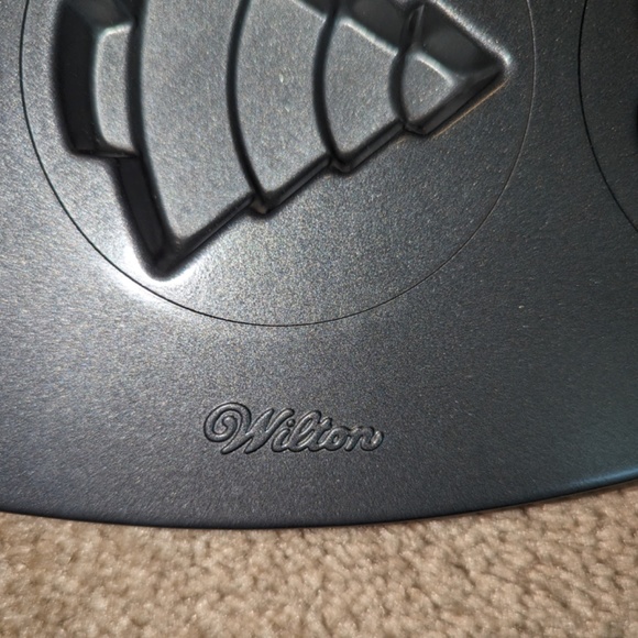 Wilton Non-Stick Holiday Cookie Sheet Tray - Picture 7 of 8